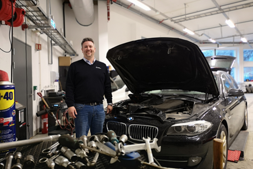 Thomas Kronheim, verksmester på Kokstad Autosenter.